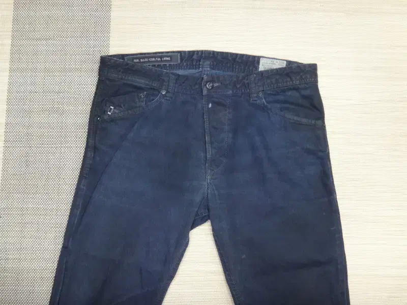 (34) Diesel DARRON 0816V Regular Slim Tapered Jin