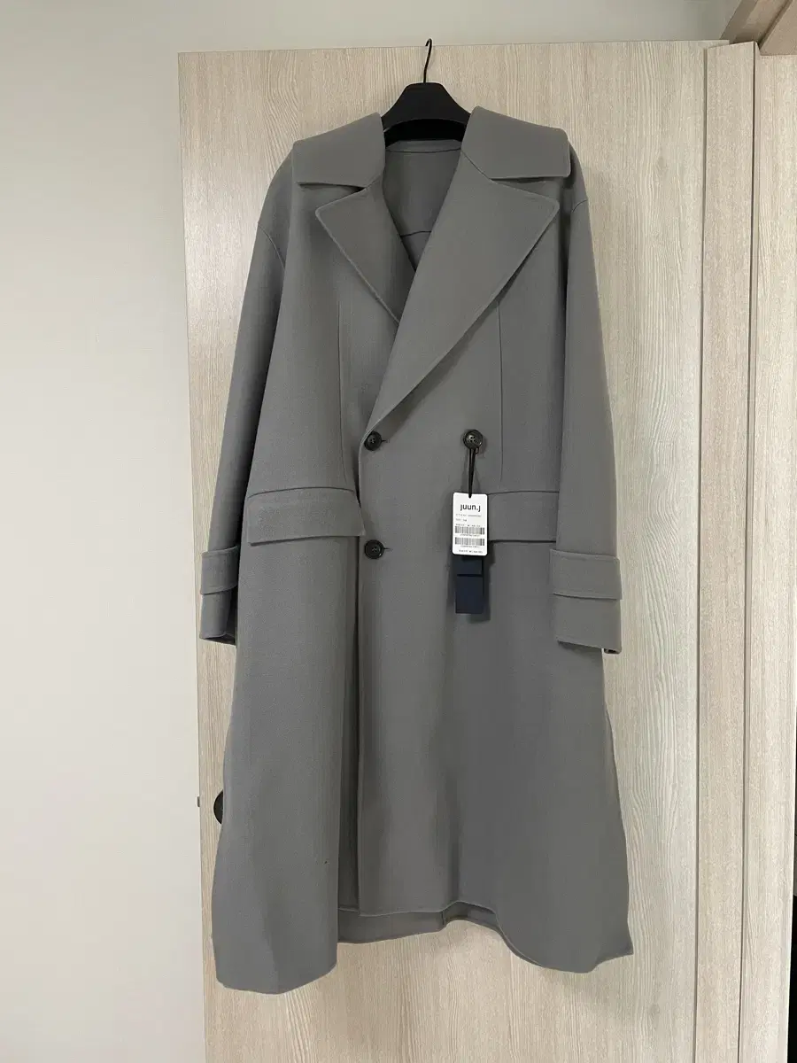 Junge 20FW handmade coat in gray, size 48, new from the label.