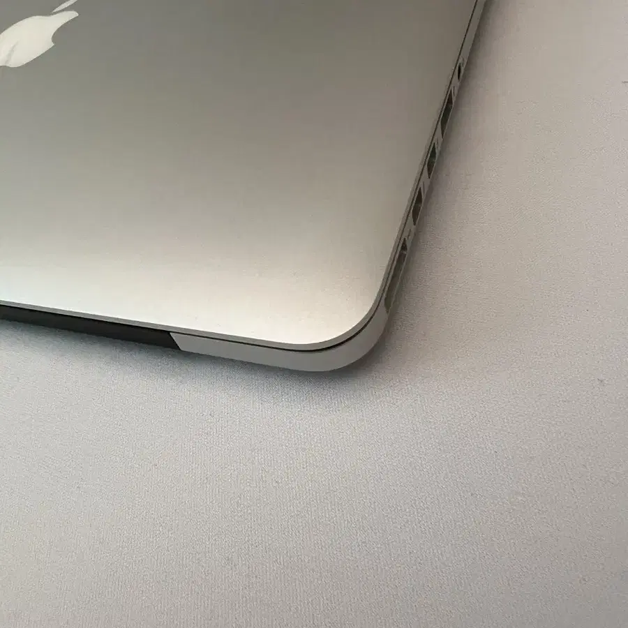 MacBook Pro 13-inch (Early 2015)