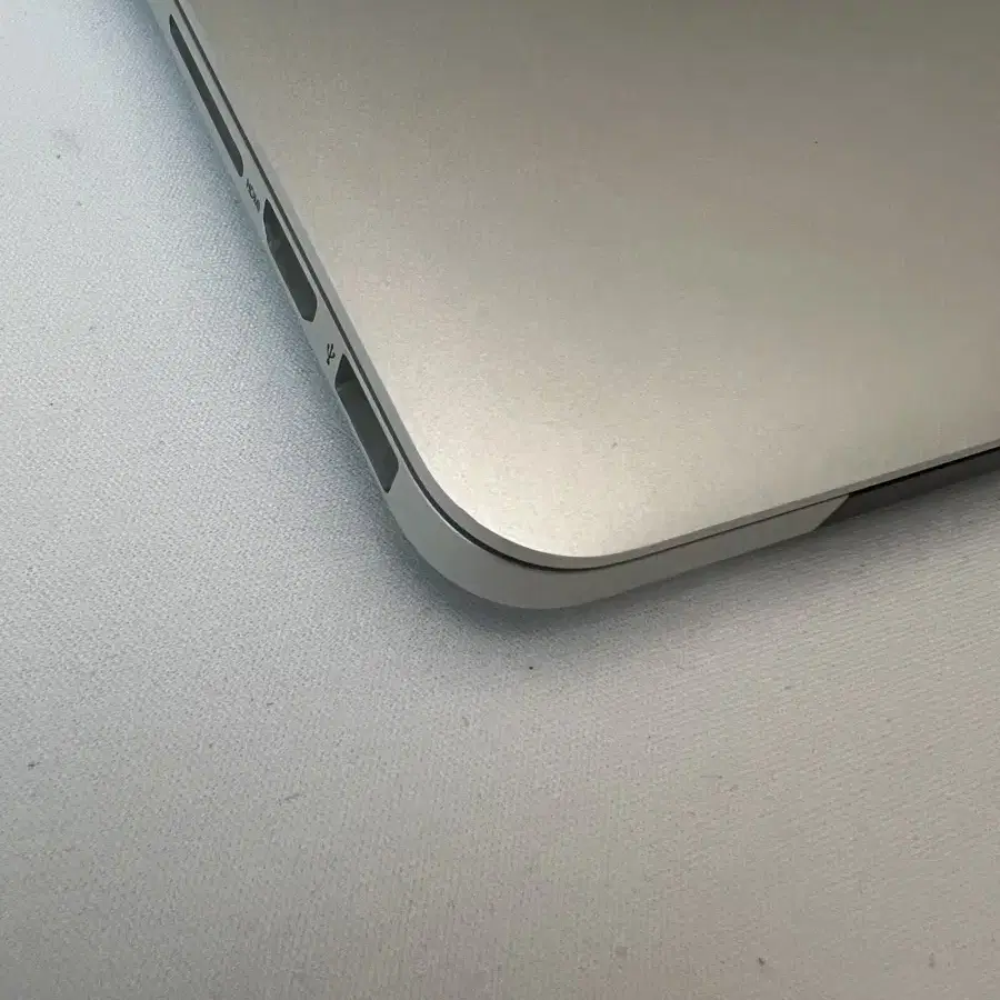 MacBook Pro 13-inch (Early 2015)