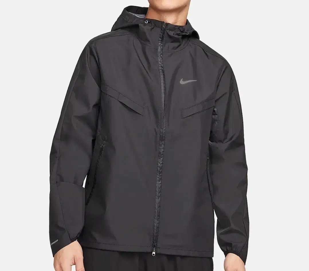 (New) Nike Windrunner Stormfit Windbreaker L