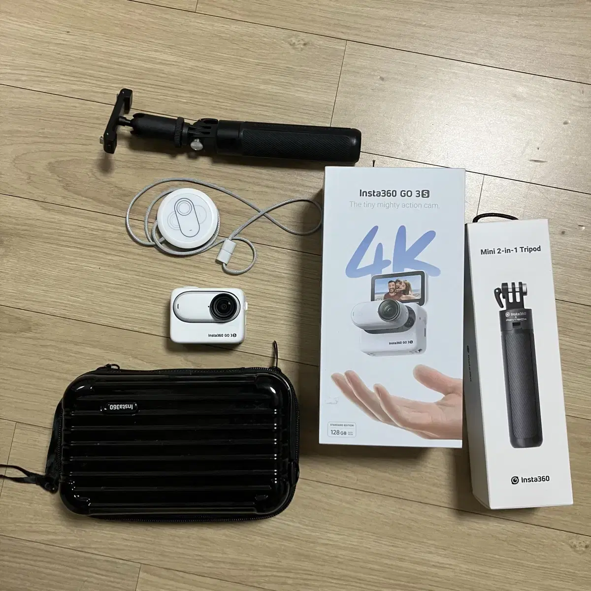 인스타360 go 3s 128 화이트 + 삼각대 손잡이