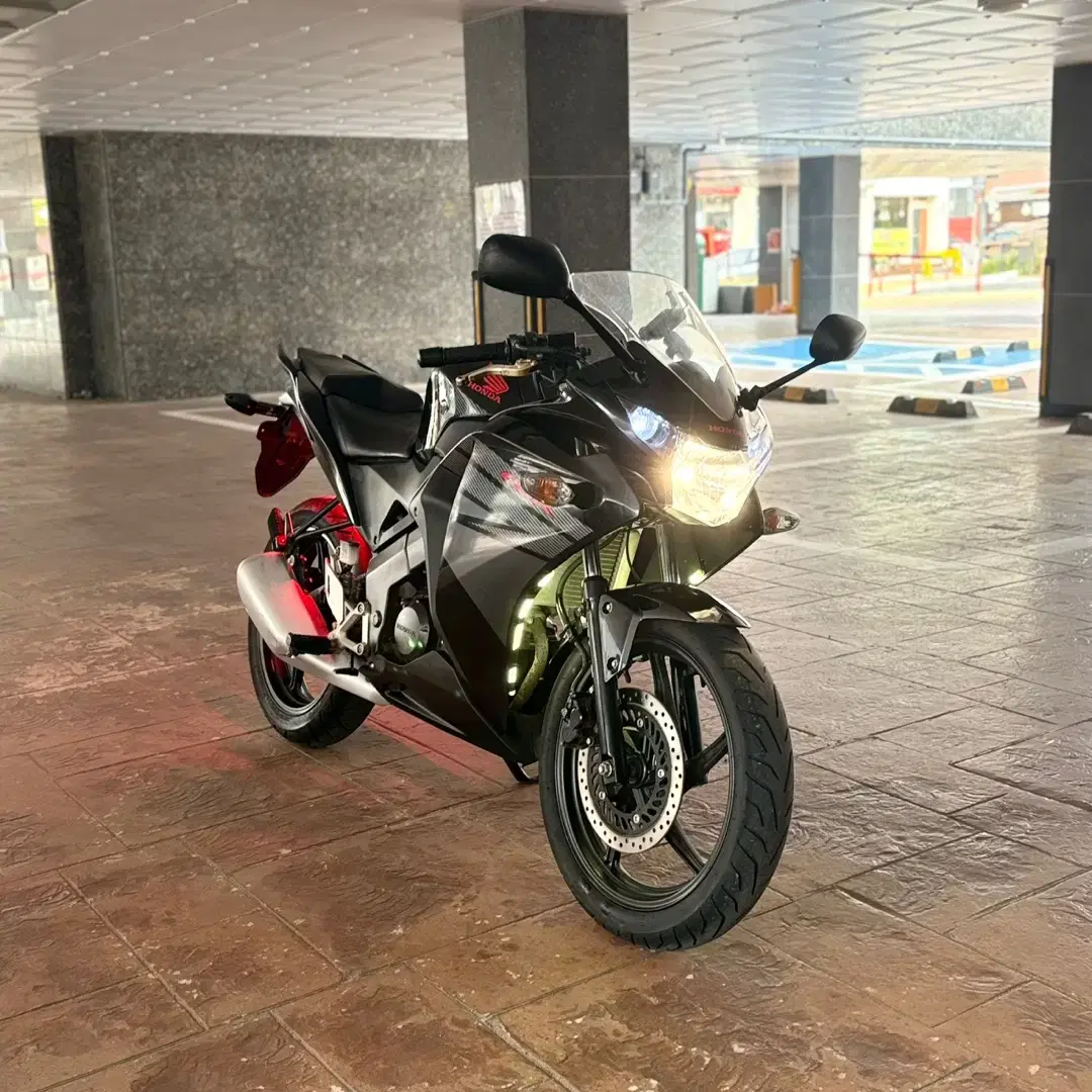 CBR125CC 15년식 동급차량 최저가 판매합니다.