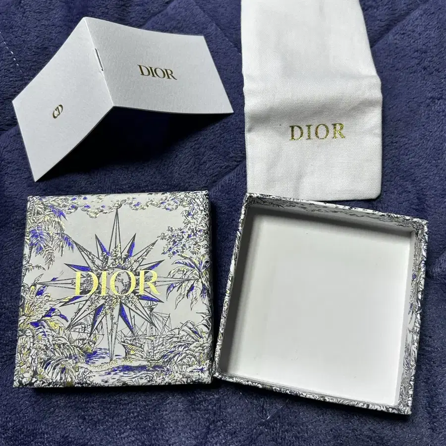 디올 DIOR 박스 판매합니다.