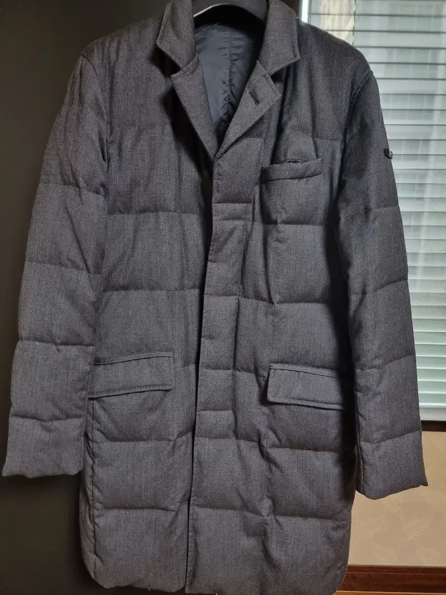 Emporio Armani Wool puffer coat 105-110