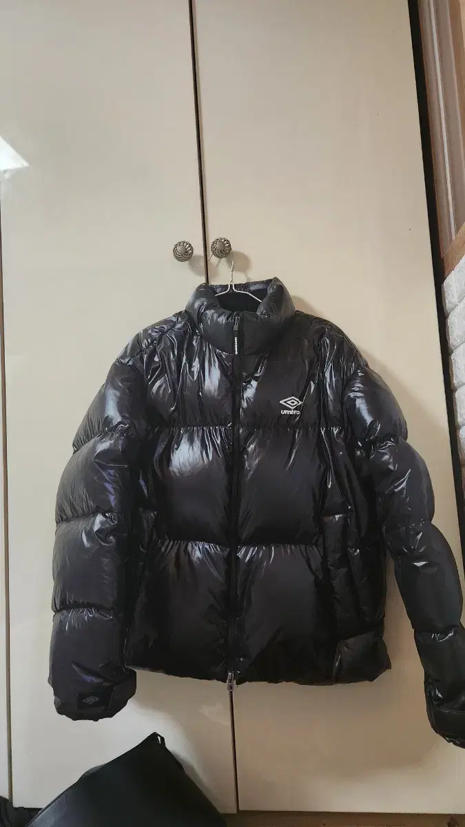 UmbroNeoFleece Short Down Jacket Glossy Padding105