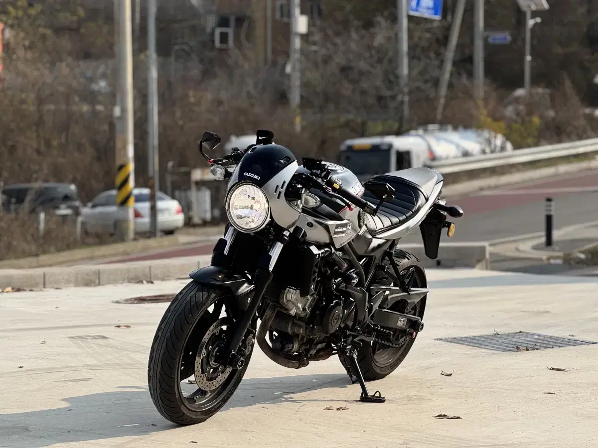 스즈키 sv650x 18년식 요시무라구변 좋은금액에 판매합니다