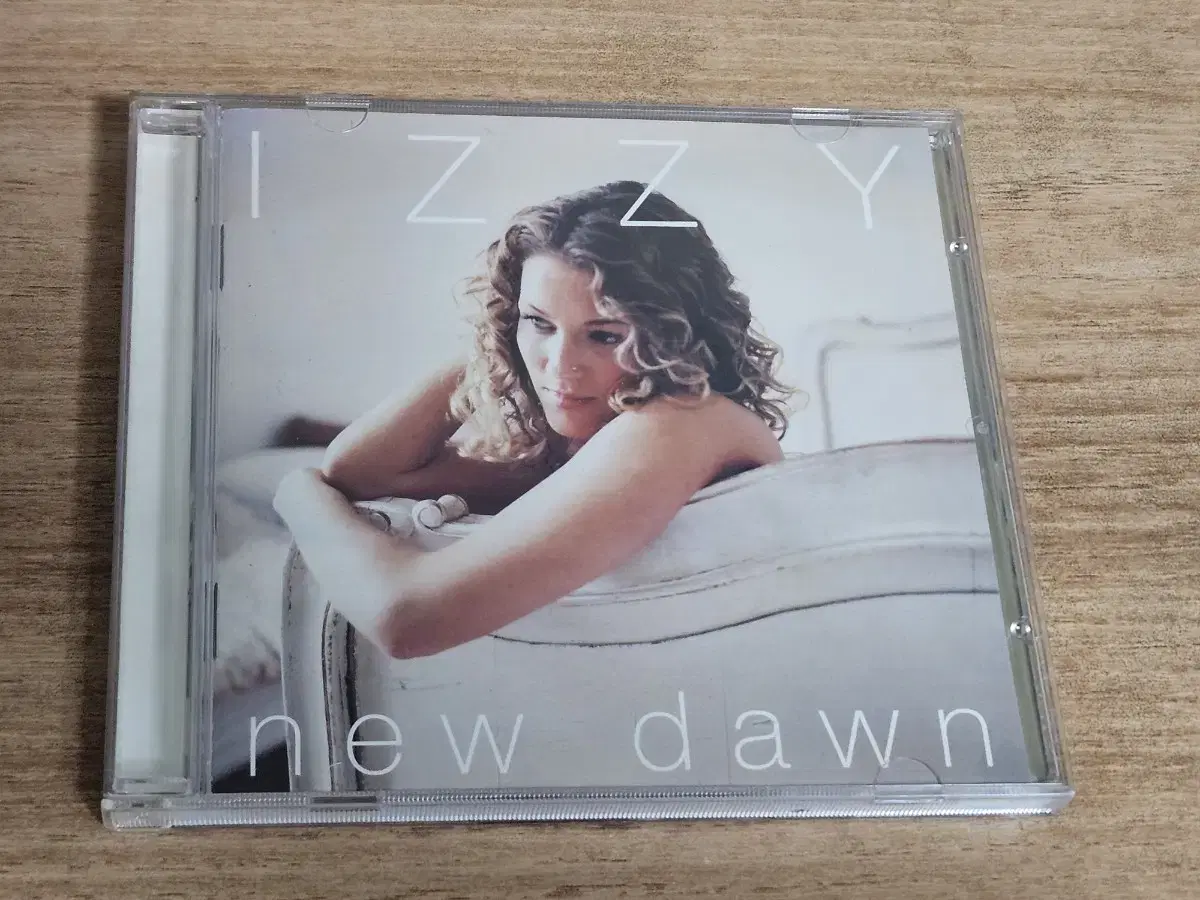 Izzy - New Dawn (CD)