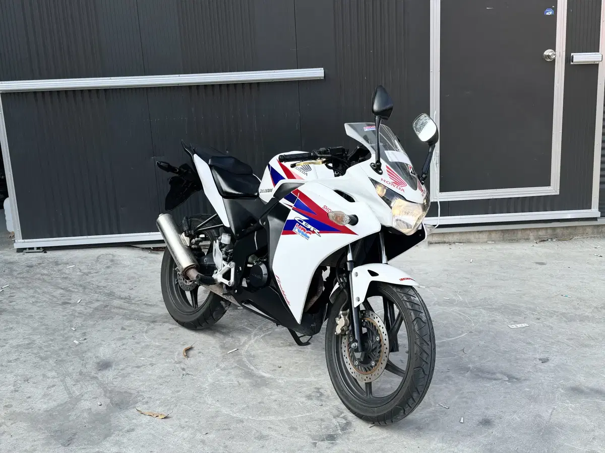 cbr125/16년 4만km 실매물 엔진상급 차량 판매합니다.