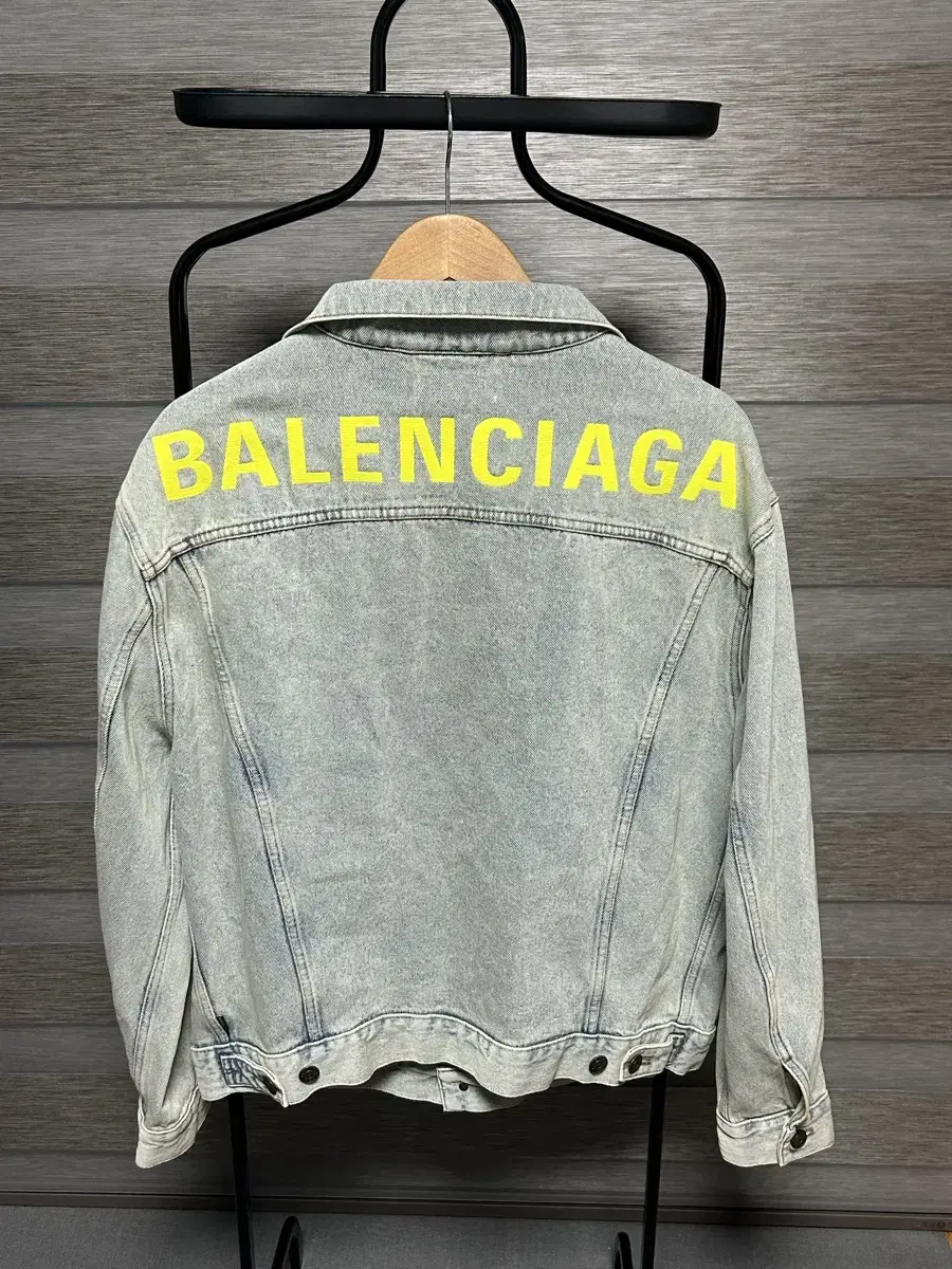 [Same Day Shipping/Lowest Price] Balenciaga Backlogo Neon Jeans Jacket