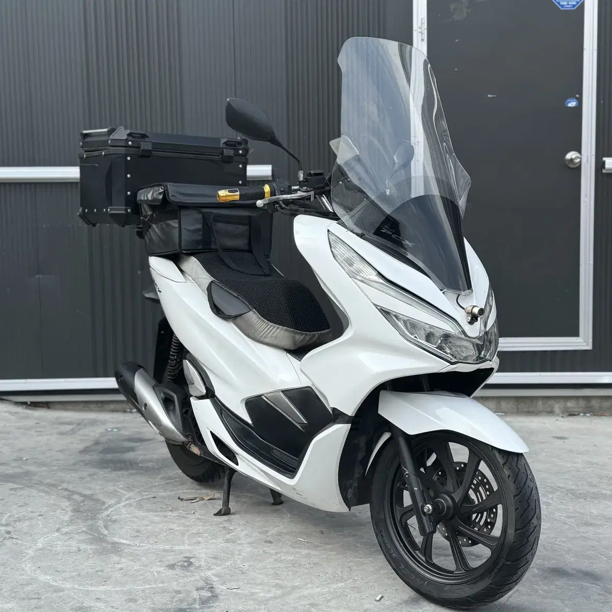 pcx125/19년 2채널블박 알탑셋팅 엔진상급차량 저렴하게 판매합니다.