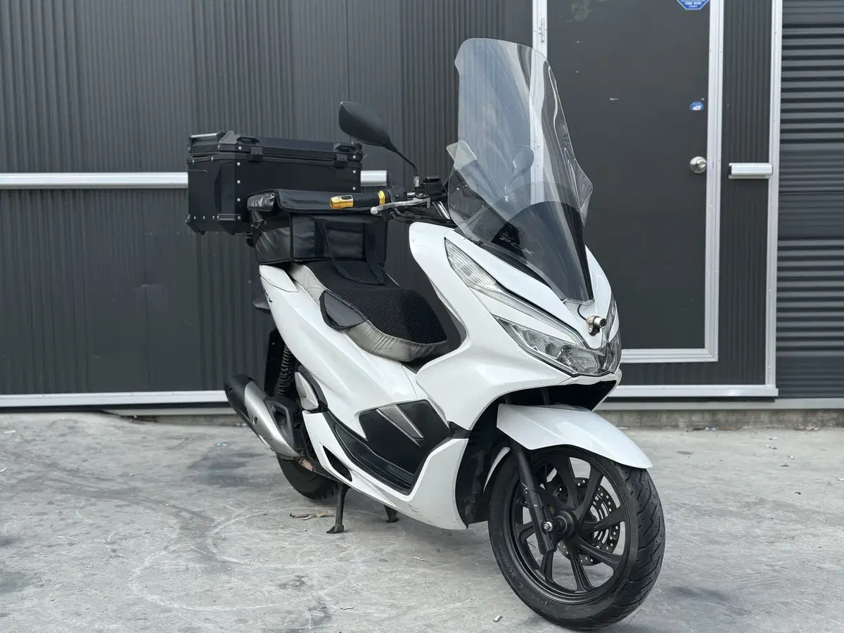 pcx125/19년 2채널블박 알탑셋팅 엔진상급차량 저렴하게 판매합니다.