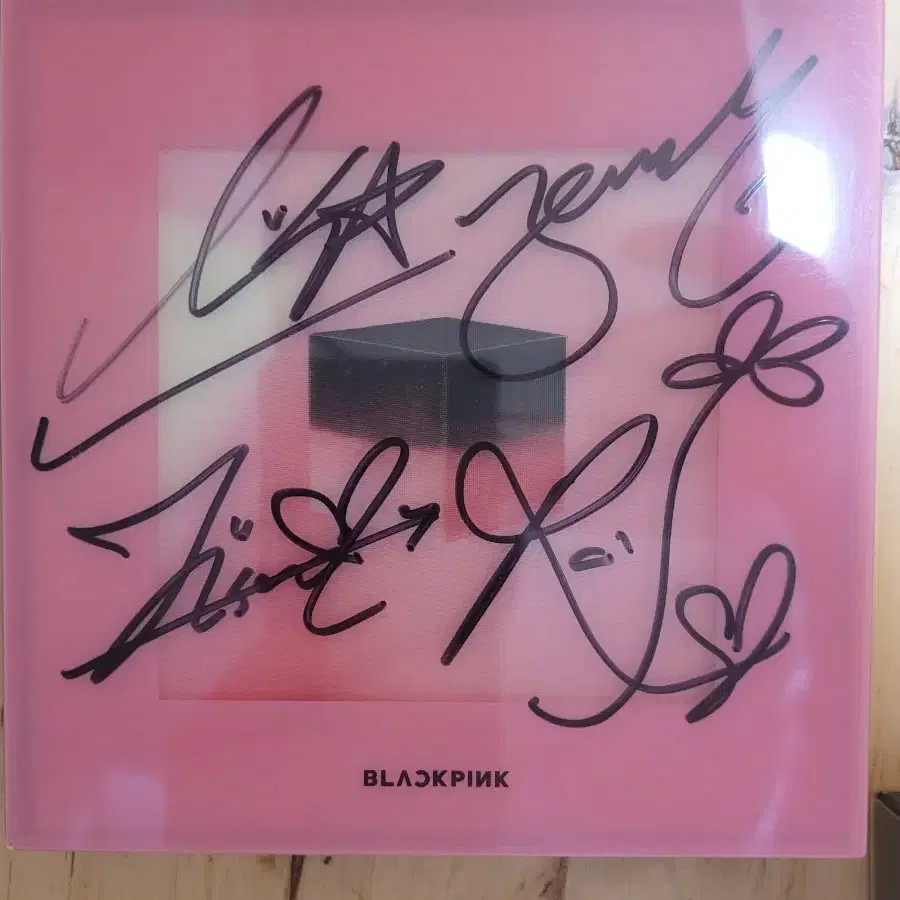 블랙핑크, 2ne1 사인CD