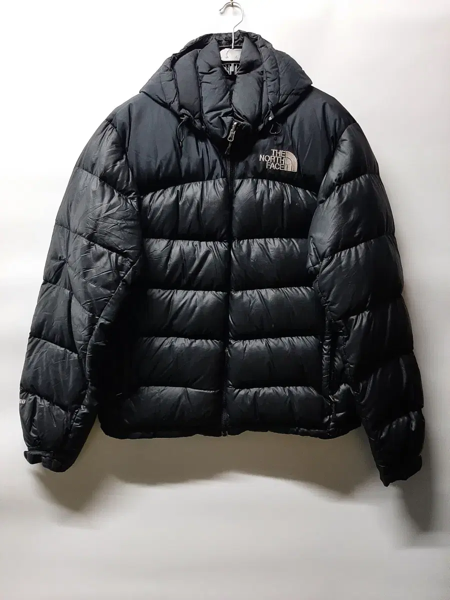 (95) The North Face Nupsi 700 Hooded Black