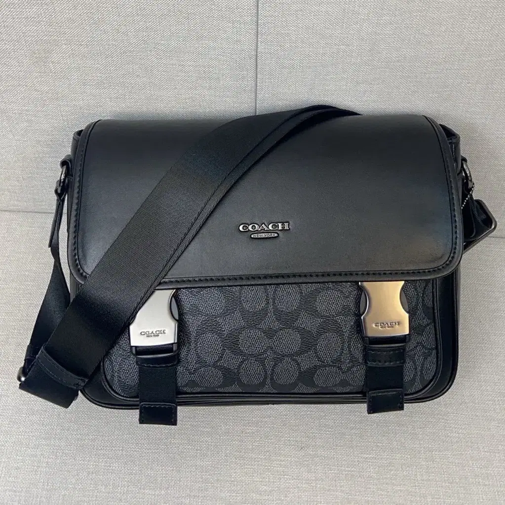 코치 레이서 메신저 백 크로스백 Racer  Bag CT716