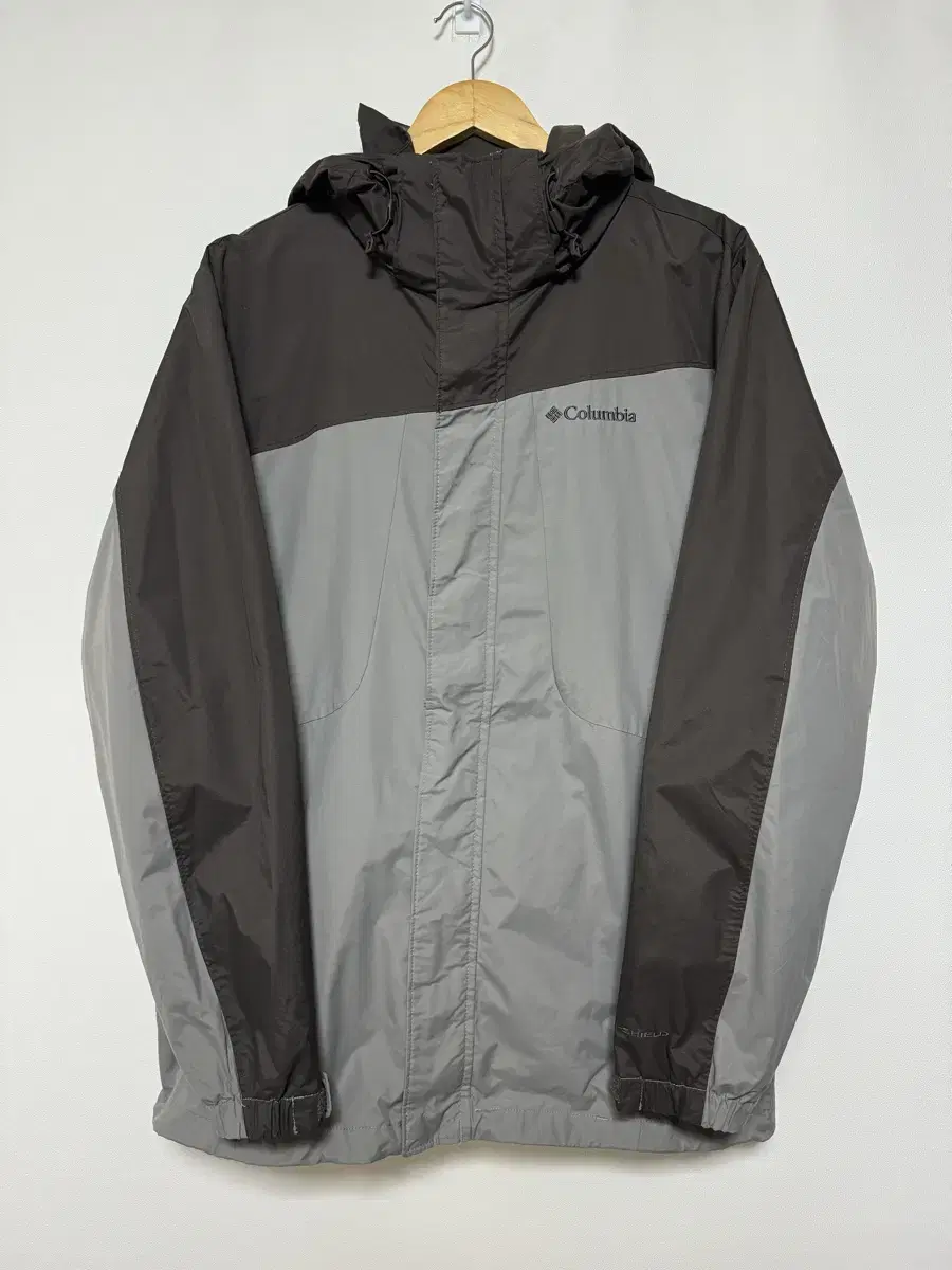 Colombia Omnitech Windproof Hooded Jacket 110