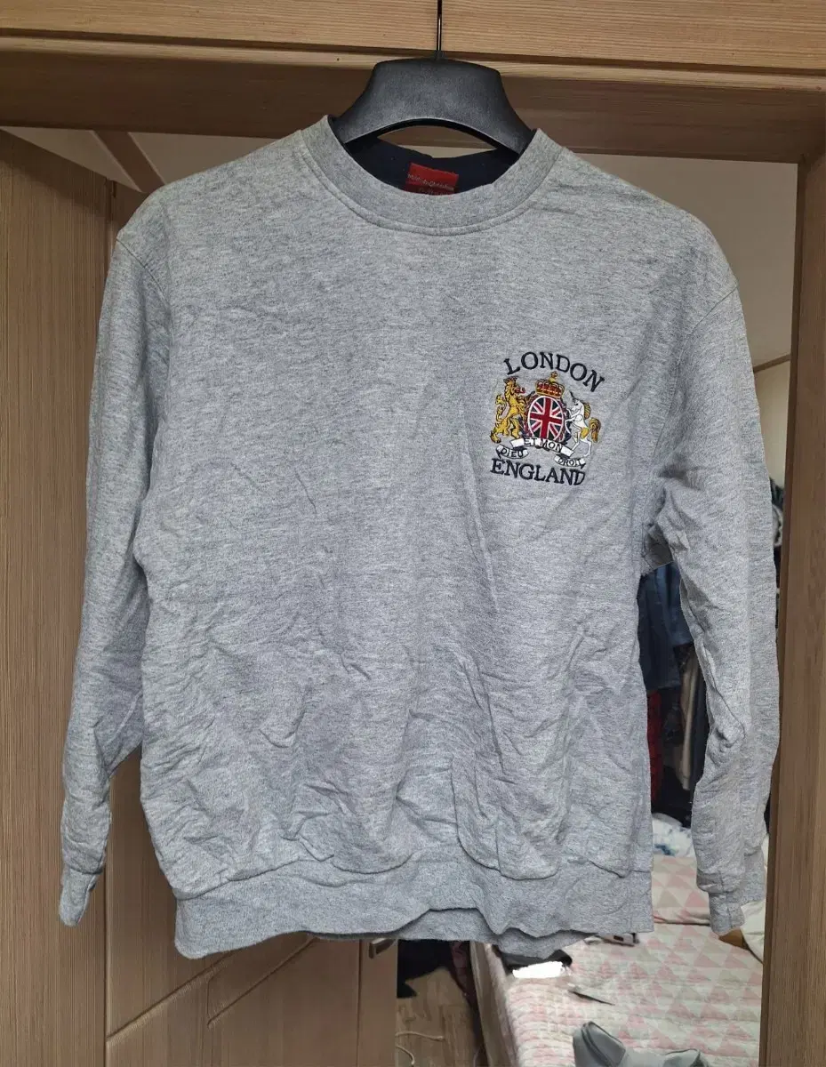 Unused Public London winter brushed long sleeve tee size L (about 90) (pictured with tape measure)