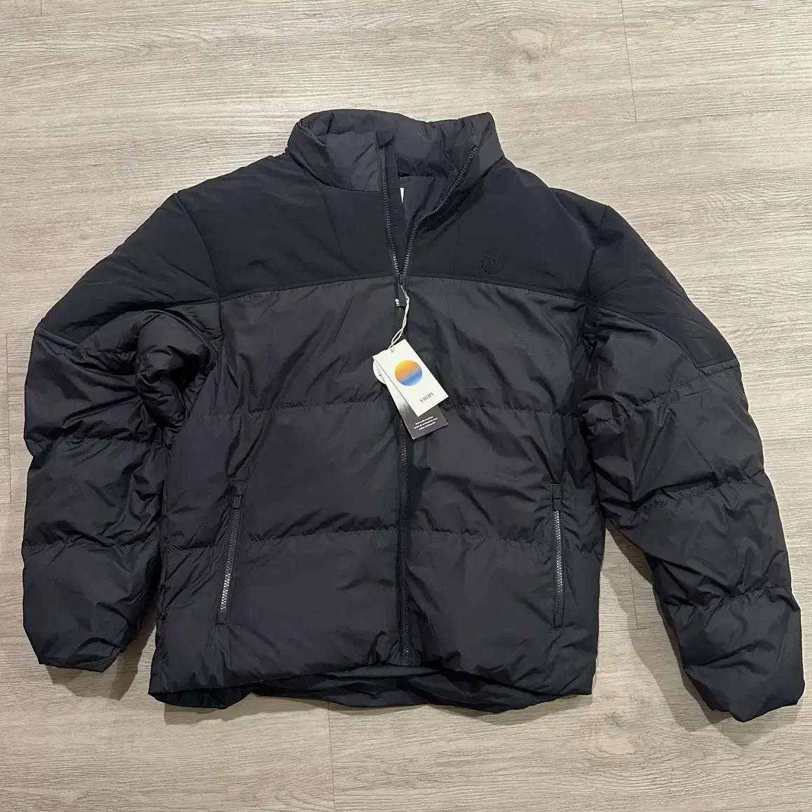 Vuori Aviara insulated jacket (뷰오리 자켓)