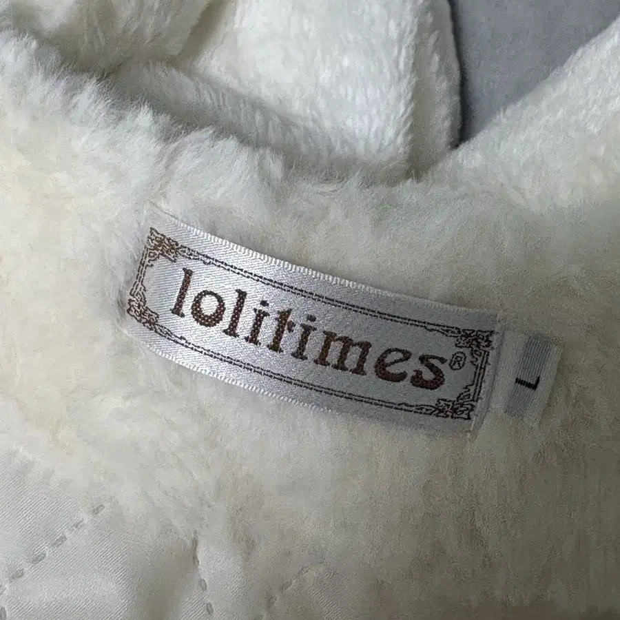 lolitimes 우사미미 퍼 떡볶이코트 양지뢰