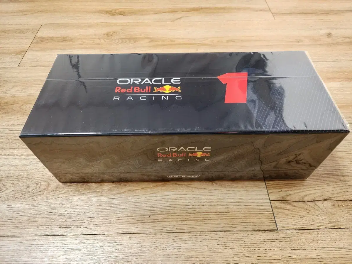 1:18 미니챔프 레드불 RB18 막스 월드챔피언 F1 다이캐스트