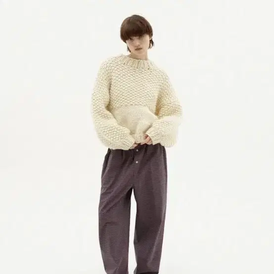 베뉴먼트 hand knitted sweater