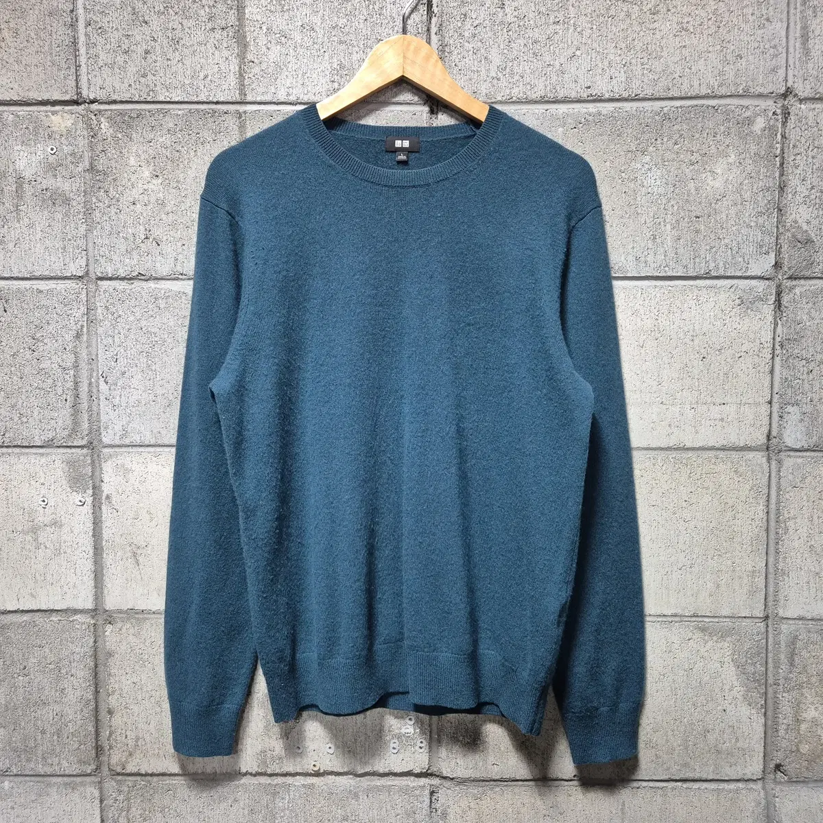 UNIQLO Cashmere knit L (number 987)