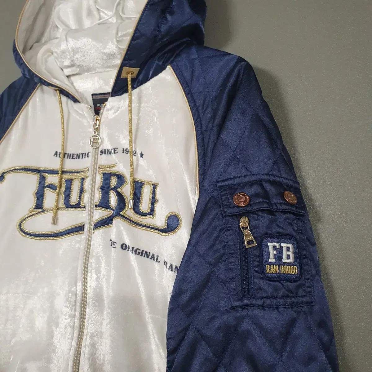 여성 M) FUBU 후부 빅로고 패치 테리 후드 점퍼 바시티 누빔 자켓