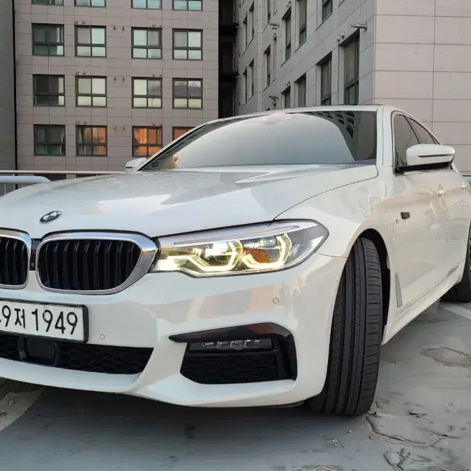 BMW 520d xDrive M스포츠플러스 20년 7만km