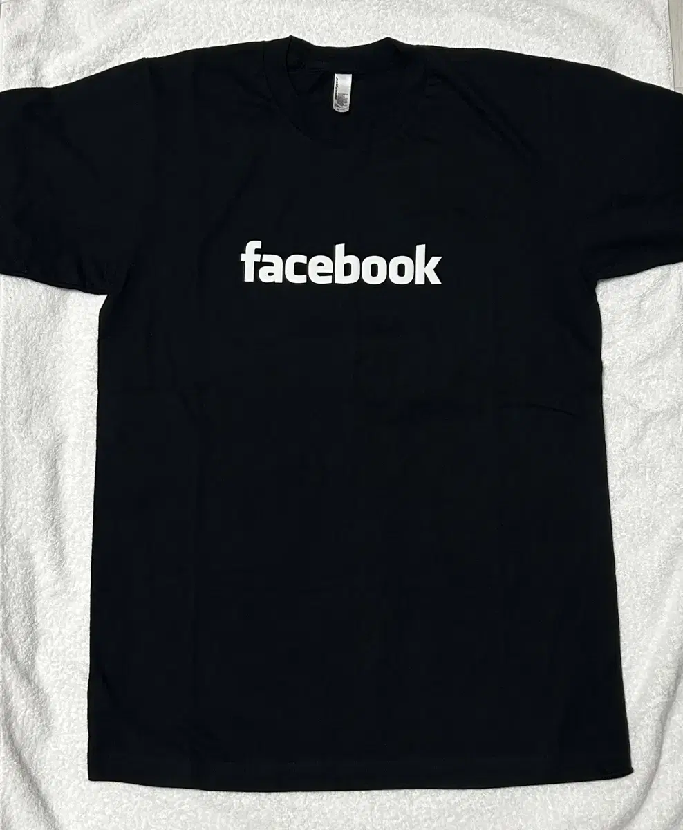 American Apparel/americanapparel facebook vahn vahn tee m