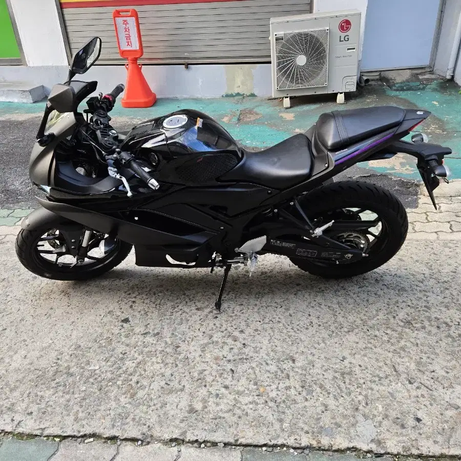 야마하 YZF-R3 20년식 블랙 팝니다