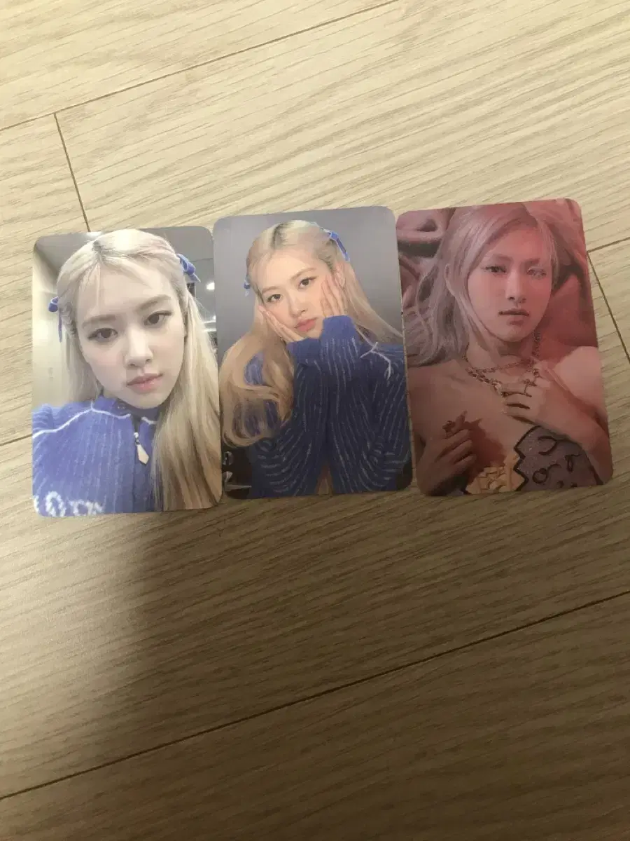 Rose pre-order benefit photocard