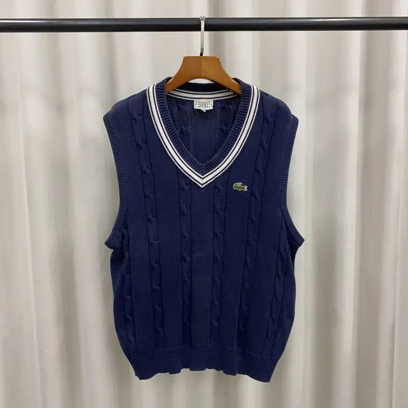 Lacoste Logo Pretzel Knit Vest 95 A07411