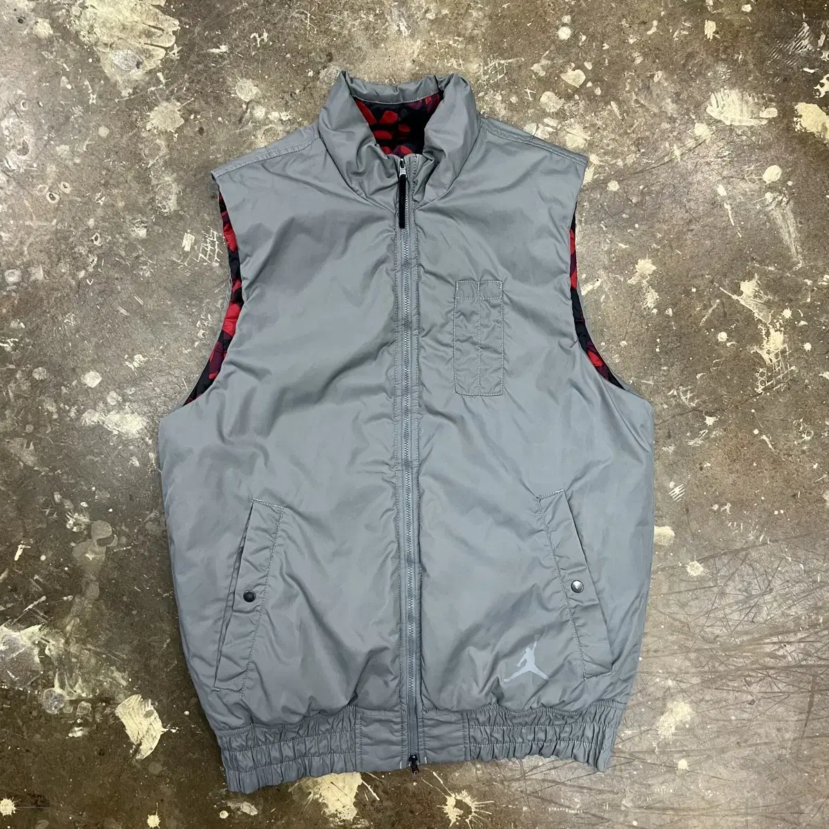 100) Nike Jordan Reversible Reversible Padded Vest