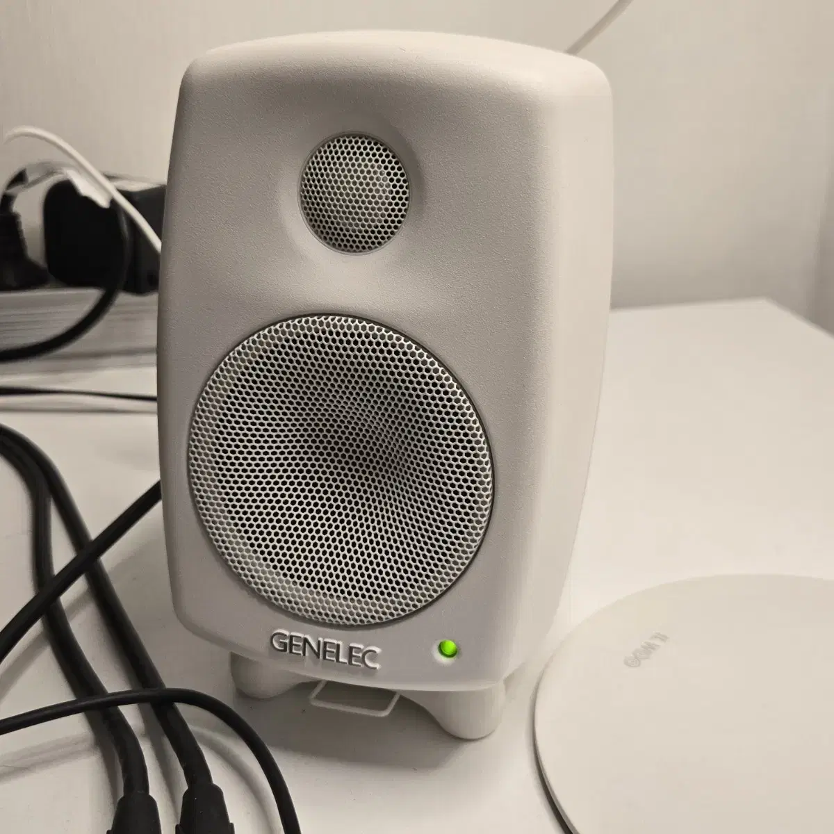 제네렉 Genelec 8010AW 미니 스피커 (거의 새것 / 2통)