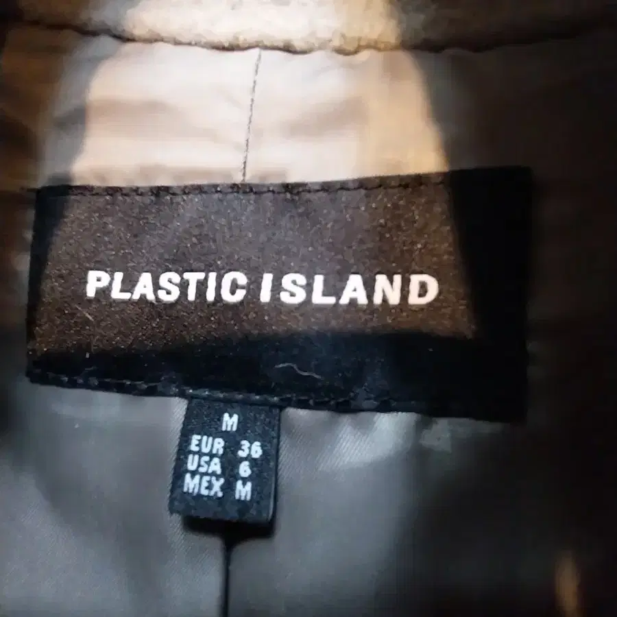 PLASTIC ISLAND 모 롱코트