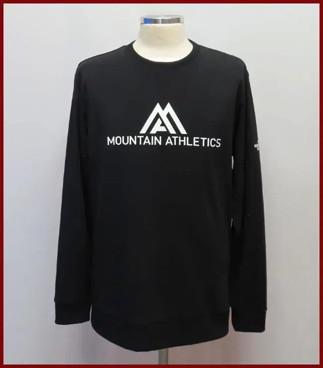 The North Face/Black Roundneck T-Shirt/100 size/button closure(C-2)