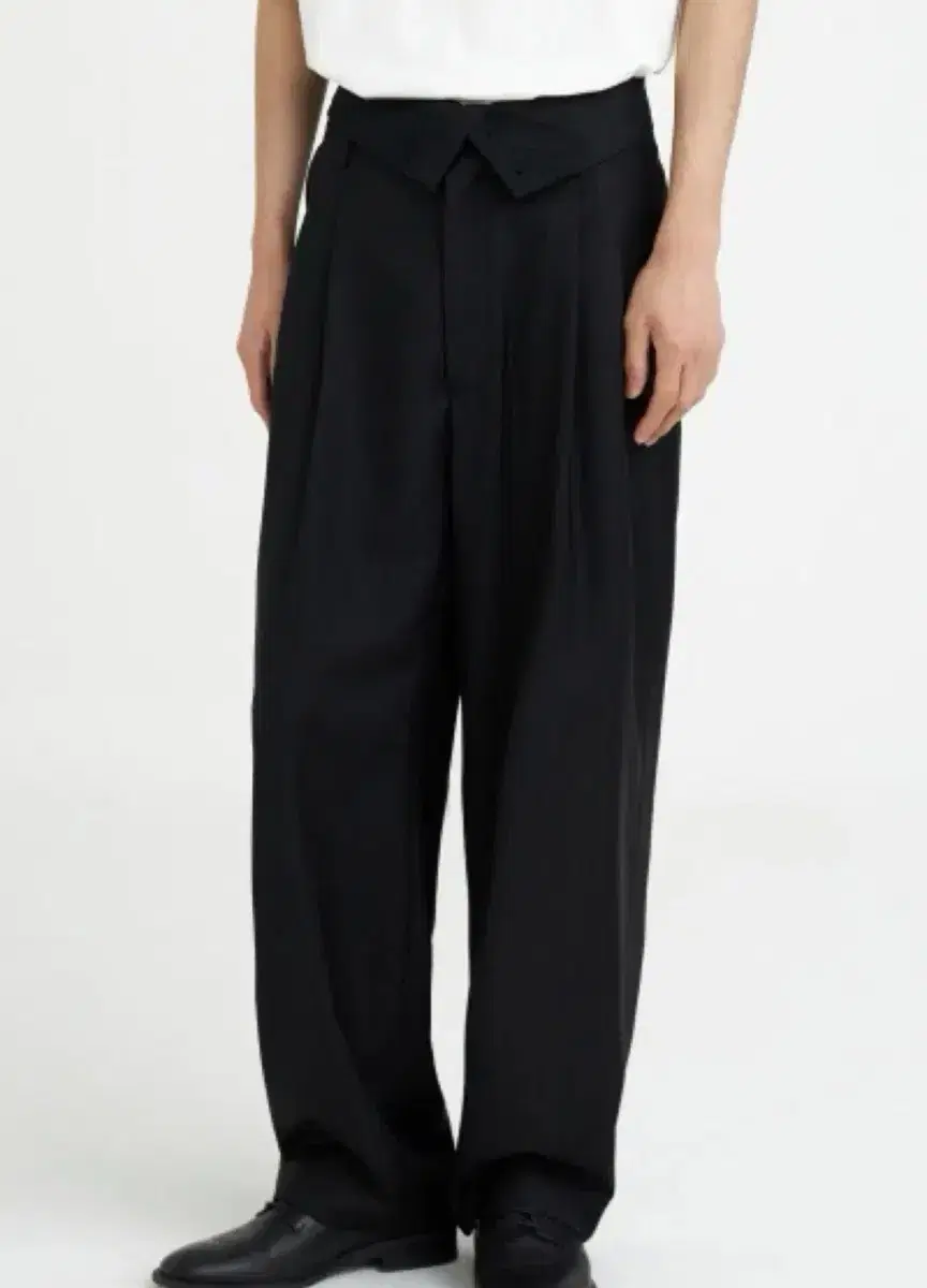 [L] Youth High-Waisted Belted Pants