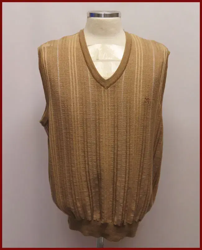 Dax/beige knit vest/105 size/button closure(D-3)