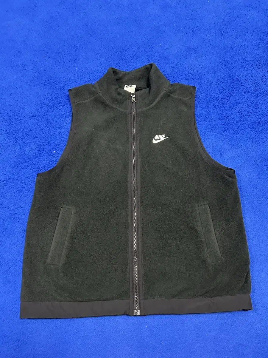 Genuine Nike Vest (Club Fleece OneTerized Vest Medium Black)