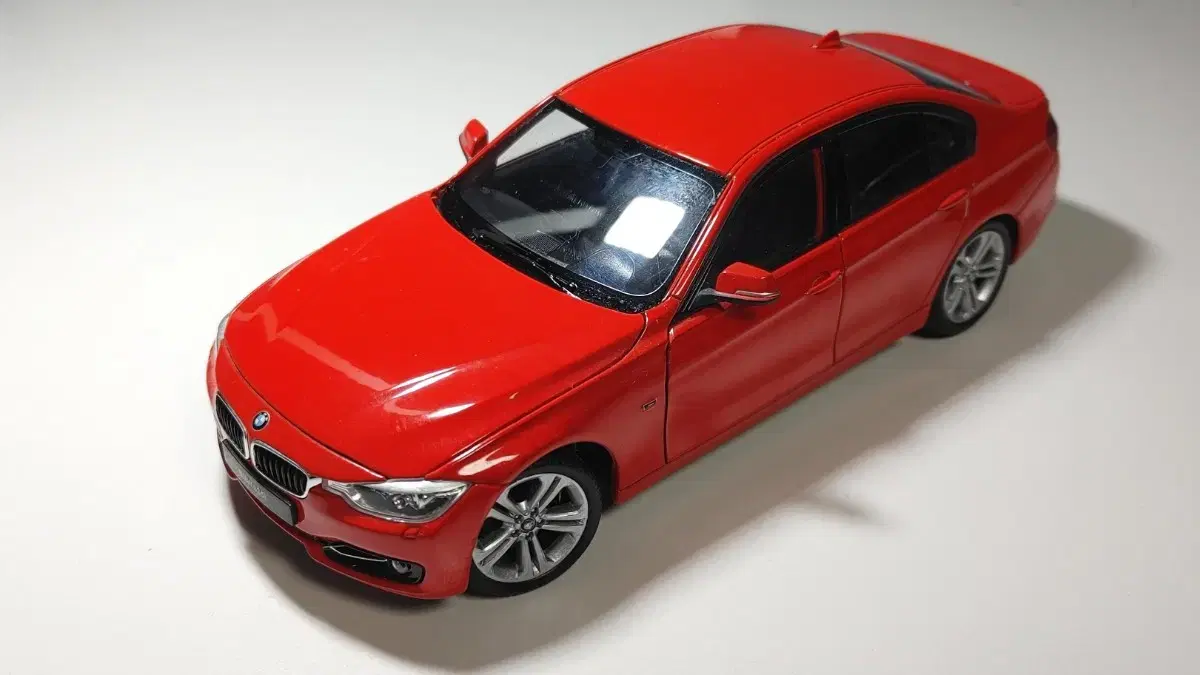 BMW 3시리즈 1:24 다이캐스트