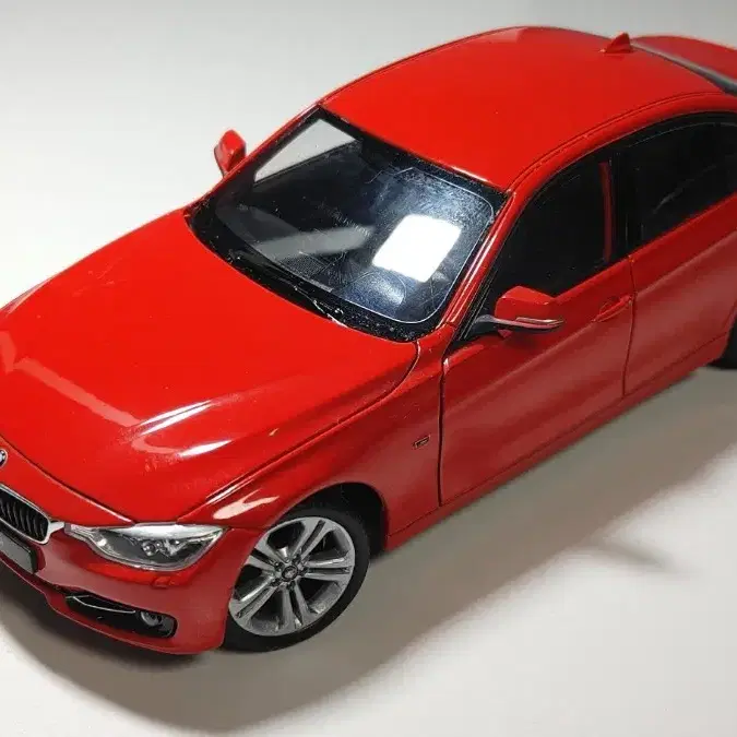 BMW 3시리즈 1:24 다이캐스트