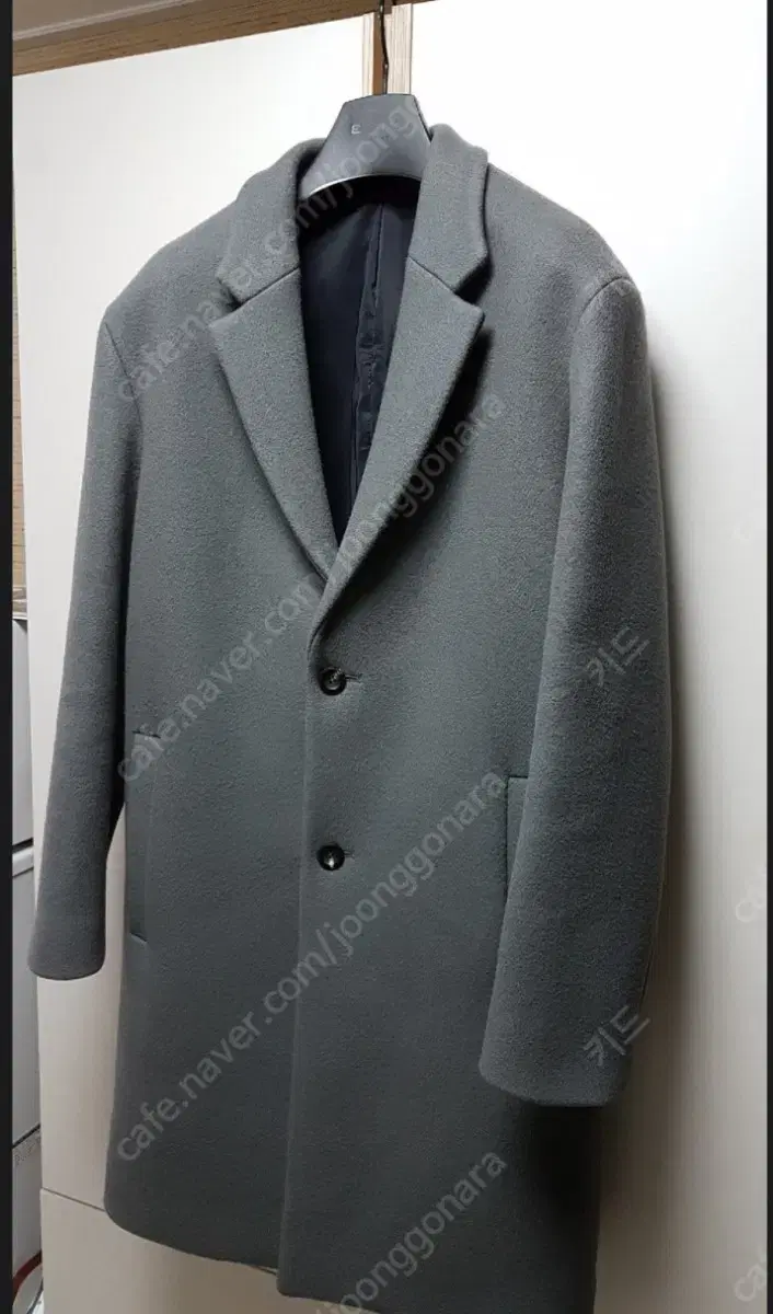 EZIO Semi-overlapping wool and cashmere coat