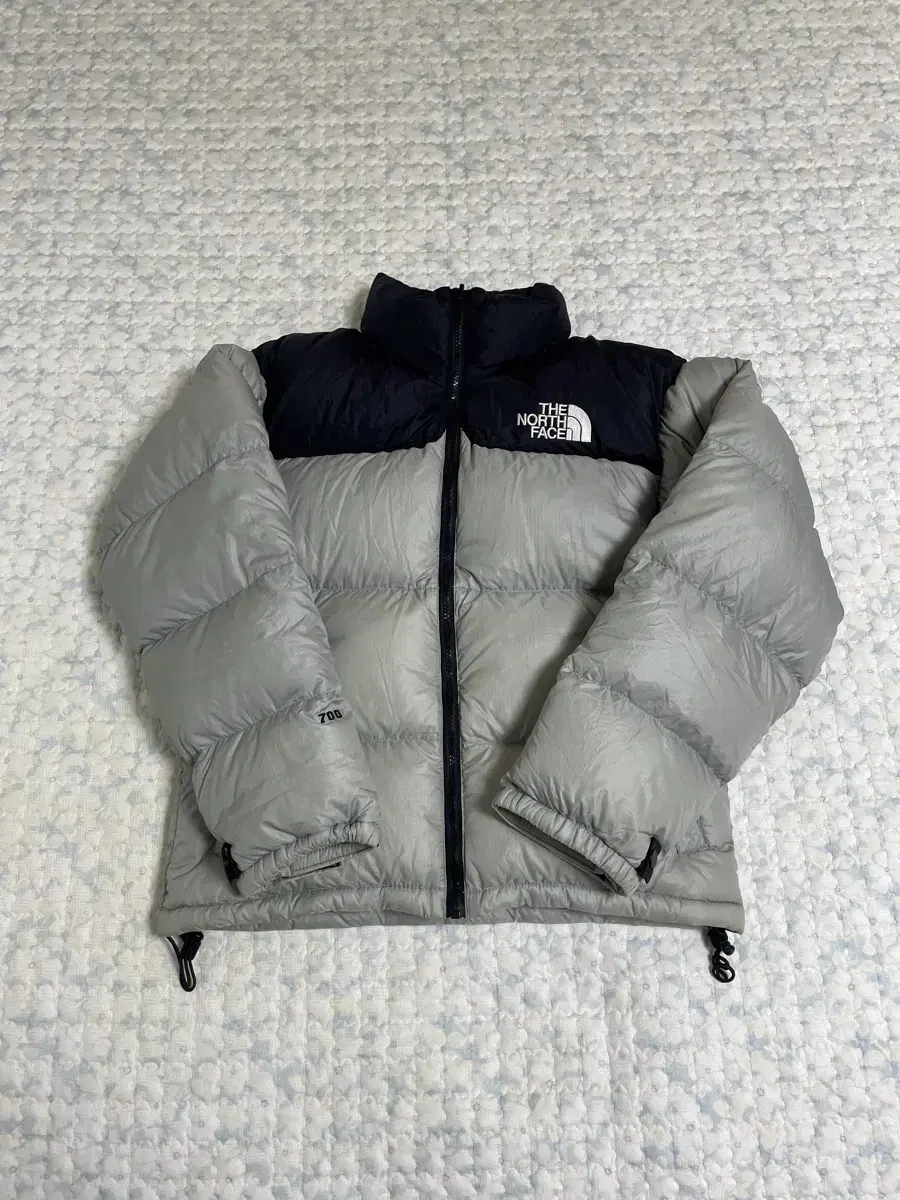 [S] The North Face 700 90s Old Navy Light Gray