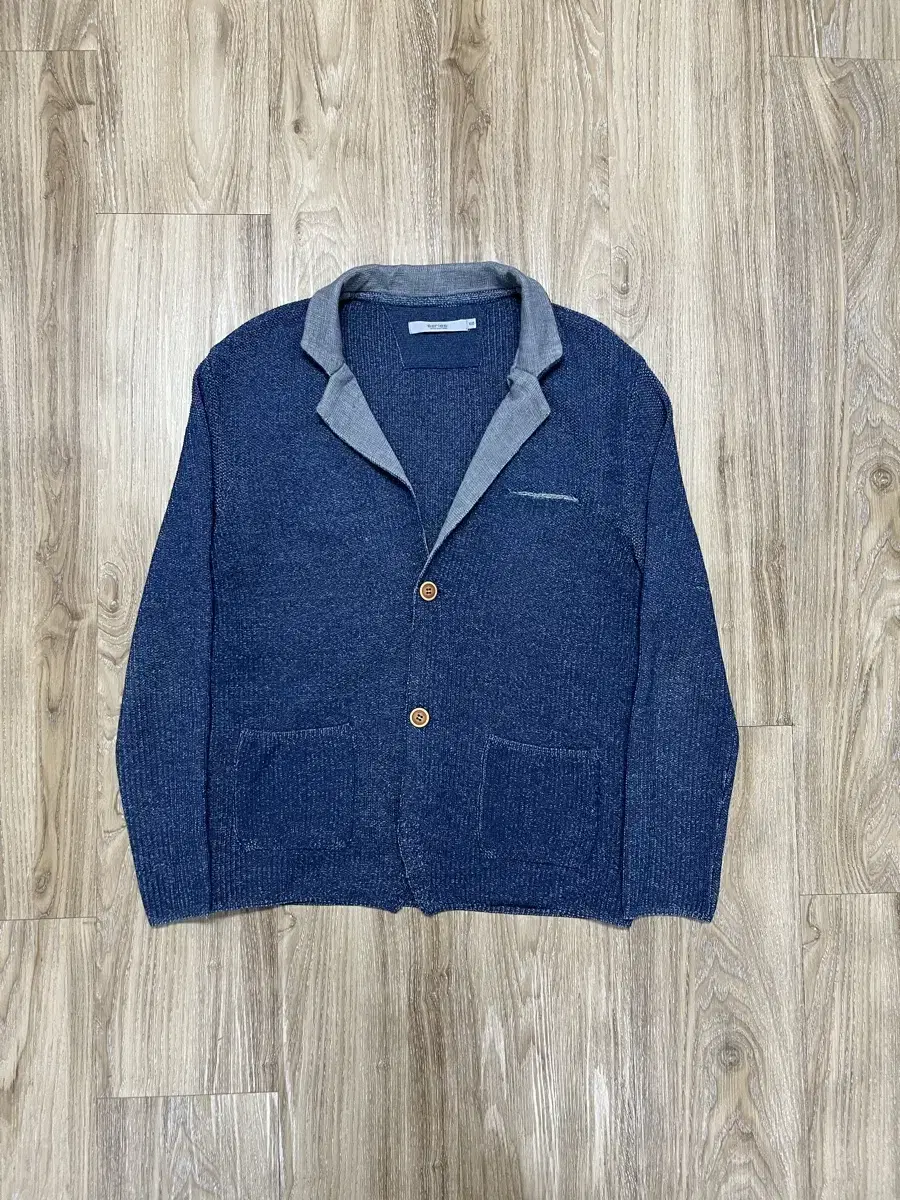 Series Cardigan 100