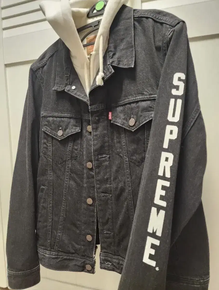 Supreme Levi's Hooded Tracker