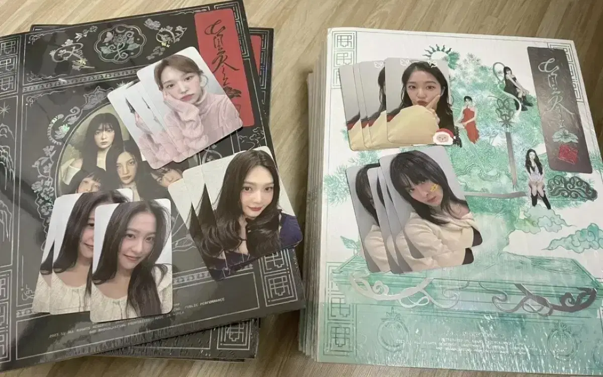 Red Velvet Chalkills, unsealed, everline Bulk photo cards.