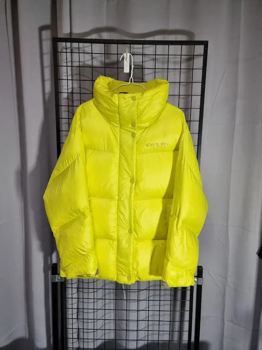 Discovery Padding Venture Force Duck Down Lightweight Padded Jumper Fluorescent 95