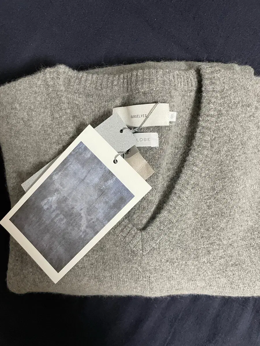 [1]Woodbury OurSelves Raccoon Wool V-Neck Knit Gray