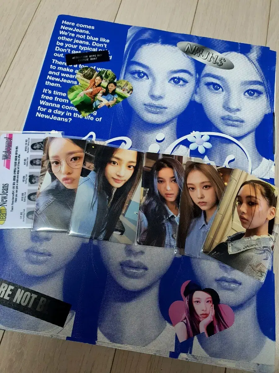 New Jeans Bloo Book Group Edition with Photo Card