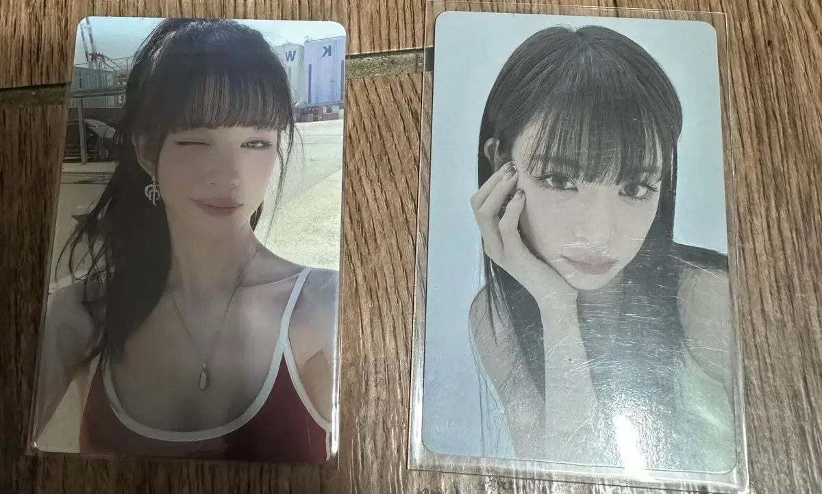 Fromis 9 lee chaeyoung sells photo cards.